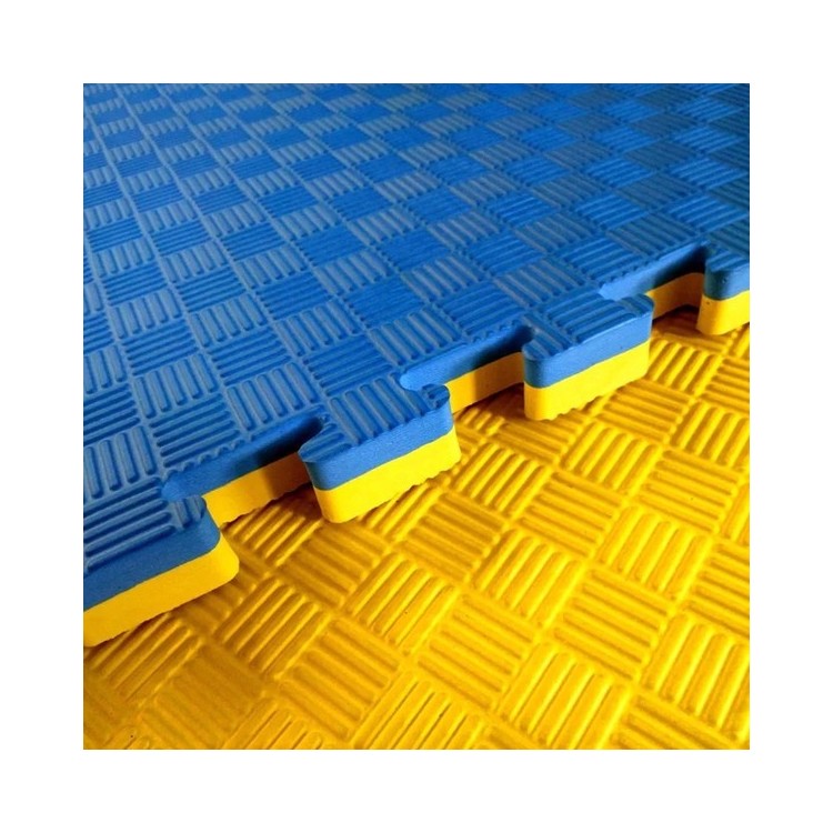 TATAMI AD INCASTRO 100x100x2,5 cm. RILEVO 5 LINEE DENSITA' 100